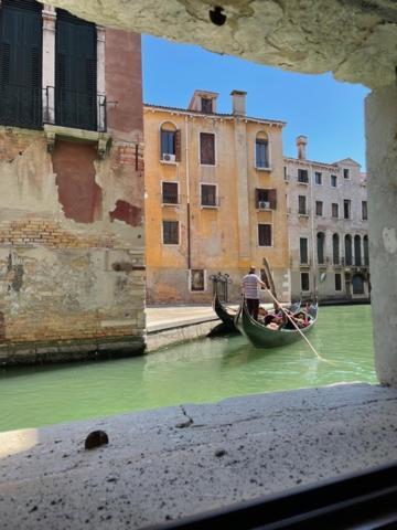 San Marco With Canal View Апартаменты *